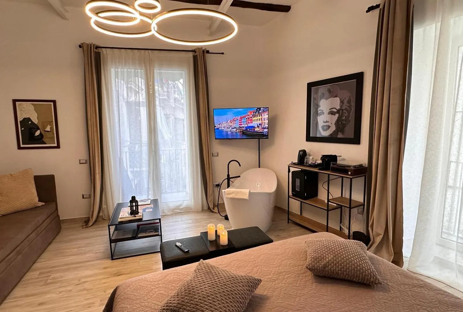 Homestay Napart Suites - My Place Naples Italy